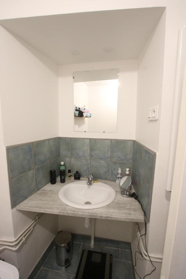 Super Appartement Avec Belle Luminosite En Plein Centre Ville De Систерон Екстериор снимка